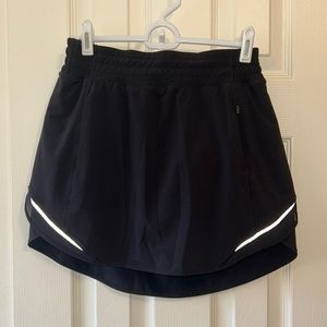 Lululemon Hotty Hot High Rise Skirt Black size 6